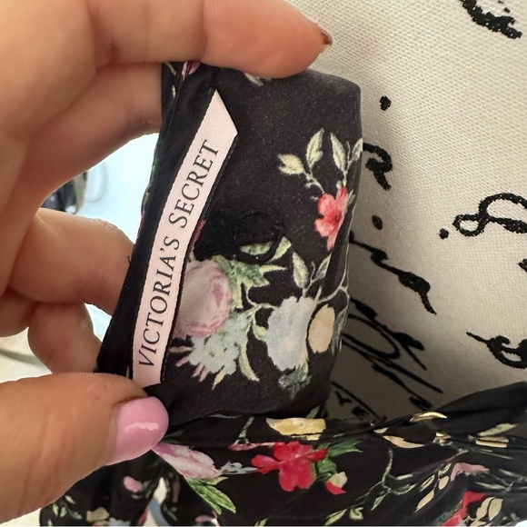 Victoria's Secret Black Floral Camisole XL - Picture 4 of 4